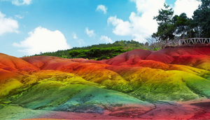 Chiêm ngưỡng cảnh quan khó tin ở ‘vùng đất 7 sắc cầu vồng’
