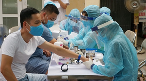 Hà Nội xét nghiệm tất cả những người về từ 19 tỉnh phía Nam đang giãn cách