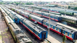 Người dân ở TP.HCM và các tỉnh thành phía Nam chưa thể về quê bằng tàu hoả