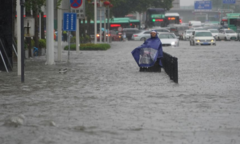 Mưa lớn liên tiếp, Trung Quốc điều động quân đội trước nguy cơ vỡ đập