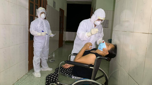 Phát hiện ca mắc COVID-19, Quảng Bình phong tỏa hơn 300 hộ dân 