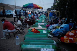 Bị bắt vì tính phí 21.000 USD/giường bệnh COVID-19 trong bệnh viện công