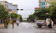 Ghi nhận 5 ca COVID-19, Quảng Bình giãn cách xã hội hàng loạt địa phương