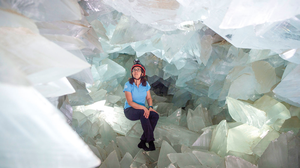 Lóa mắt với ‘vương quốc pha lê khổng lồ’: Hang động hiếm có trên thế giới