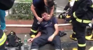 Video: Giải cứu nạn nhân, lính cứu hỏa Trung Quốc kiệt sức