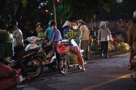 Chủ tịch Hà Nội: Người dân ra đường còn đông so với kỳ vọng thực hiện giãn cách