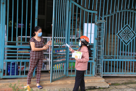 Đắk Nông: Phát phiếu đi chợ cho từng hộ gia đình, 2 ngày được đi một lần