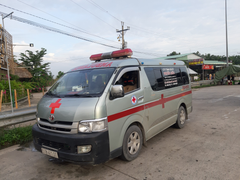 3 người không phải bệnh nhân dùng xe cấp cứu 'đi chui' từ TP.HCM về Vĩnh Long