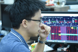 Mở đầu tuần mới, VN-Index mất gần 10 điểm, thanh khoản vẫn èo uột