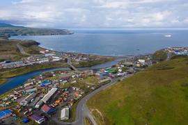 Thủ tướng Nga bất ngờ thăm đảo tranh chấp, Nhật Bản gửi công hàm phản đối