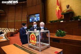 Hôm nay, Chủ tịch nước, Thủ tướng, Chánh án TAND Tối cao tuyên thệ nhậm chức