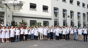 35 y bác sĩ Bệnh viện Hữu Nghị chi viện TP.HCM chống dịch