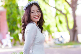 Nữ sinh chuyên Văn ở Kon Tum là thủ khoa khối D toàn quốc 