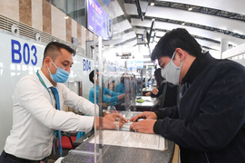 Giá vé bay thẳng TP.HCM - Hà Nội tăng mạnh