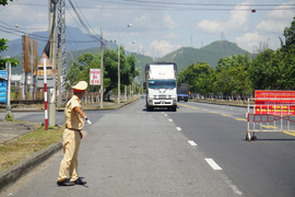 Tráo tài xế để đưa xe hàng từ TP.HCM qua chốt kiểm soát vào Đà Nẵng