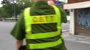 Video: Người đàn ông tập thể dục, bỏ chạy khi gặp công an, bị phạt 2 triệu đồng