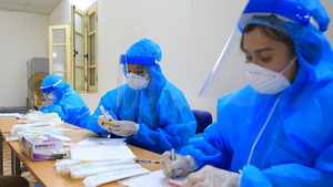 Hà Nội: 4 người trong gia đình ở quận Đống Đa nghi mắc COVID-19