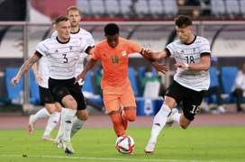 Á quân Đức bị loại ở vòng bảng bóng đá Olympic Tokyo