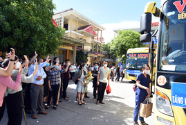  60 y bác sĩ Nghệ An tình nguyện vào Bình Dương chống dịch COVID-19