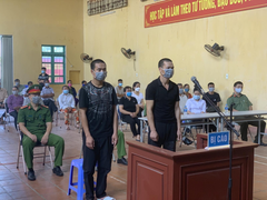 Hai kẻ say rượu, đấm cán bộ phòng dịch COVID-19 lĩnh 27 tháng tù