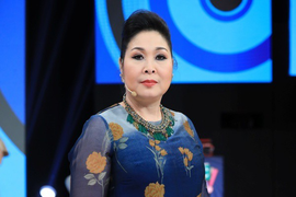 Bỏ danh hiệu NSND khỏi tên fanpage, Hồng Vân giải thích