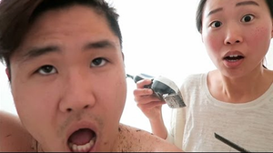 Vợ muốn làm ‘cây kéo vàng’ mùa giãn cách, cả nhà tôi đầu tóc nham nhở