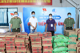 Báo VTC News hỗ trợ 'Siêu thị di động 0 đồng' ở Đắk Lắk