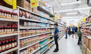 Gỡ vướng cho hàng thiết yếu: 'Hàng tắc nghẽn, dân khổ, kinh tế cũng sẽ lao đao'