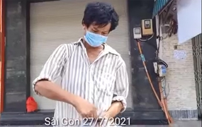 Video thanh niên xin 2 hộp cơm từ thiện khiến nhiều người rơi nước mắt