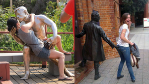 Những kiểu tạo dáng giữa người và tượng nhận về bão like