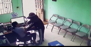 Nữ quái khống chế nhân viên quỹ tín dụng cướp tiền ở Hà Tĩnh