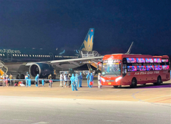 Nghệ An đón hơn 200 công dân đầu tiên từ TP.HCM trở về quê