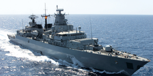 Tàu chiến Đức trên đường tới Biển Đông