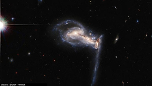 Ngoạn mục hình ảnh 3 thiên hà giằng co, xâu xé nhau