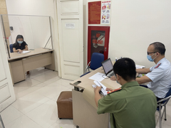 Tung tin thất thiệt 'Hà Nội có 3.000 chốt', một phụ nữ bị phạt 12,5 triệu đồng