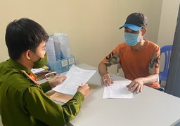 Người trốn khỏi khu vực phong tỏa về quê dự lễ đổ mái nhà bị phạt 17,5 triệu