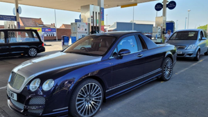 Sedan hạng sang Bentley Flying Spur 'biến hình' thành xe bán tải