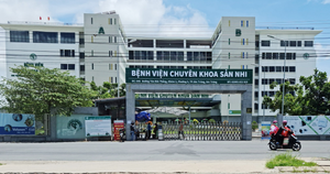 Bác sĩ mắc COVID-19 sau khi trốn về quê