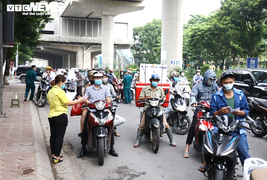 Hà Nội sẽ điều chỉnh việc kiểm tra giấy đi đường cho phù hợp hơn