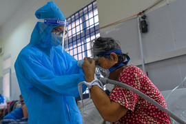 Bộ Y tế yêu cầu công ty niêm yết gấp đôi giá máy thở giải trình gấp