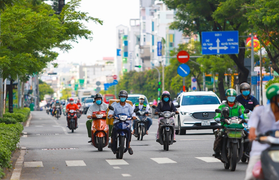 Ảnh: Đường phố Sài Gòn lại đông người