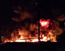 Khu xưởng tại cụm công nghiệp ở Bình Định cháy ngùn ngụt