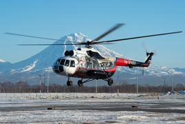 Trực thăng Mi-8 chở 16 người ở Nga chìm sâu dưới hồ khi hạ cánh khẩn cấp