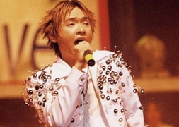 Đời chìm nổi của Việt Quang: Mất giọng, kinh doanh thua lỗ và làm lại từ đầu