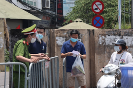 Ho, sốt, 7 người ở Hà Nội dương tính SARS-CoV-2 