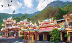 Khám phá những đỉnh núi linh thiêng nhất Việt Nam