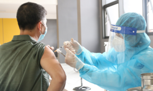 TP.HCM: Hóc Môn tiêm 5.000 liều, quận 7 hơn 6.000 đăng ký tiêm vaccine Vero Cell