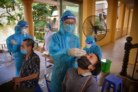 Hà Nội xét nghiệm diện rộng, thần tốc vét F0 trong cộng đồng ở phường Minh Khai