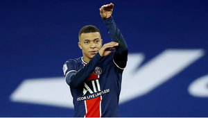 Đòi sang Real Madrid, Mbappe bị cổ động viên PSG la ó 