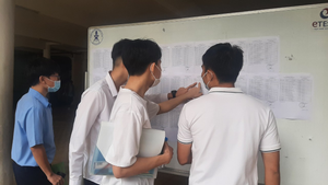 Nhiều trường đại học ở TP.HCM lùi thời gian nhập học
